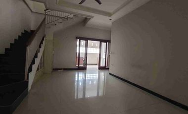 DISEWAKAN RUMAH LANTAI 2 DEKAT SEKOLAH TAMAN RAMA JL