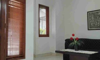 SEWA RUMAH FURNISHED DI RAFFLES HILLS 3 KT