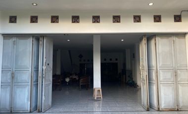 Dijual Ruko 2 lantai ex showroom mobil (lantai 2 bisa jadi tempat hunian) lokasi stratregis umbulharjo yogyakarta