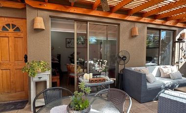 Arriendo casa dentro de condominio La Vendimia,  Machalí