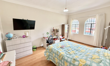 Casa en venta – Calle Los Naranjos, San Isidro