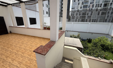 Casa en venta – Calle Los Naranjos, San Isidro