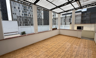 Casa en venta – Calle Los Naranjos, San Isidro