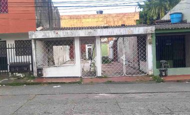 VENDO LOTE EN EL BARRIO EL EMPORIO DE 7 DE FRENTE X 20 DE FONDO.