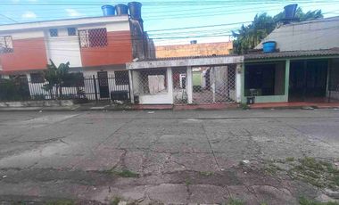 VENDO LOTE EN EL BARRIO EL EMPORIO DE 7 DE FRENTE X 20 DE FONDO.