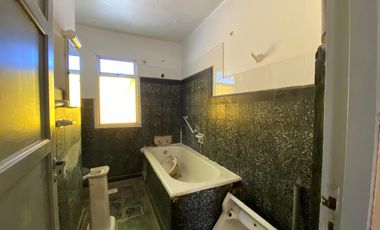 Excelente Ubicación, vende terreno, 2 casas, regularizadas