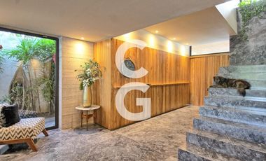 Casa en Venta en Cancún en Residencial Lagos Del Sol con Jacuzzi y Alberca