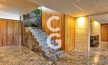 Casa en Venta en Cancún en Residencial Lagos Del Sol con Jacuzzi y Alberca