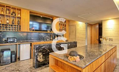 Casa en Venta en Cancún en Residencial Lagos Del Sol con Jacuzzi y Alberca