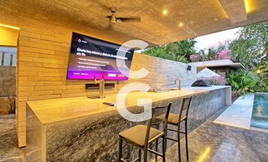 Casa en Venta en Cancún en Residencial Lagos Del Sol con Jacuzzi y Alberca