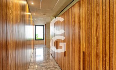 Casa en Venta en Cancún en Residencial Lagos Del Sol con Jacuzzi y Alberca