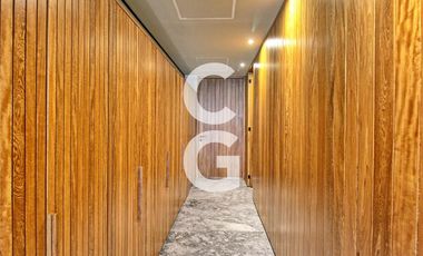 Casa en Venta en Cancún en Residencial Lagos Del Sol con Jacuzzi y Alberca