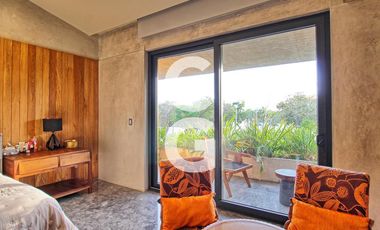 Casa en Venta en Cancún en Residencial Lagos Del Sol con Jacuzzi y Alberca