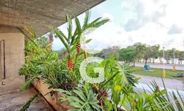 Casa en Venta en Cancún en Residencial Lagos Del Sol con Jacuzzi y Alberca