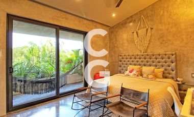 Casa en Venta en Cancún en Residencial Lagos Del Sol con Jacuzzi y Alberca