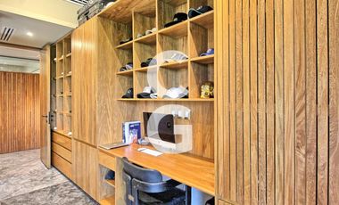 Casa en Venta en Cancún en Residencial Lagos Del Sol con Jacuzzi y Alberca