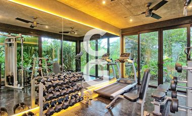 Casa en Venta en Cancún en Residencial Lagos Del Sol con Jacuzzi y Alberca