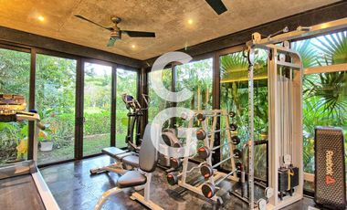 Casa en Venta en Cancún en Residencial Lagos Del Sol con Jacuzzi y Alberca