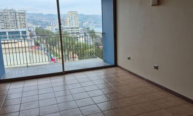 SE VENDE AMPLIO Y LUMINOSO DEPTO. EN EL CENTRO DE VALPARAÍSO