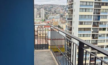 SE VENDE AMPLIO Y LUMINOSO DEPTO. EN EL CENTRO DE VALPARAÍSO