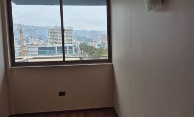 SE VENDE AMPLIO Y LUMINOSO DEPTO. EN EL CENTRO DE VALPARAÍSO