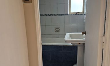 SE VENDE AMPLIO Y LUMINOSO DEPTO. EN EL CENTRO DE VALPARAÍSO