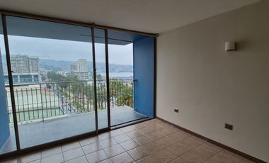 SE VENDE AMPLIO Y LUMINOSO DEPTO. EN EL CENTRO DE VALPARAÍSO