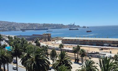 SE VENDE AMPLIO Y LUMINOSO DEPTO. EN EL CENTRO DE VALPARAÍSO