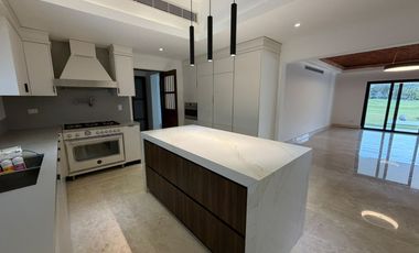 CASA RENTA EN LAS MISIONES, SANTIAGO