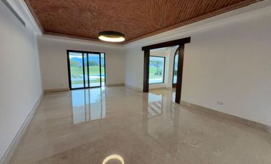 CASA RENTA EN LAS MISIONES, SANTIAGO