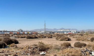 SE RENTA TERRENO PARA RESGUARDAR CAMIONES TRAILLER, A 1 DLLS EL M2