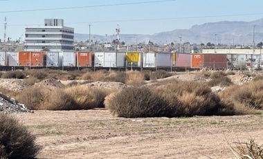 SE RENTA TERRENO PARA RESGUARDAR CAMIONES TRAILLER, A 1 DLLS EL M2