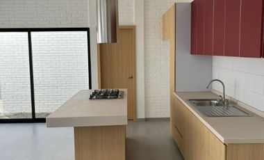 Casa Rosso, 5 Habitaciones 4 Baños, en Fraccionamiento Rosso Residencial