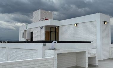 Casa Rosso, 5 Habitaciones 4 Baños, en Fraccionamiento Rosso Residencial