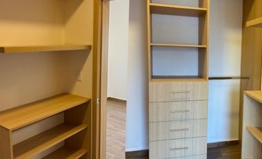 Casa Rosso, 5 Habitaciones 4 Baños, en Fraccionamiento Rosso Residencial