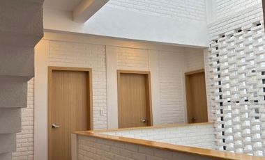 Casa Rosso, 5 Habitaciones 4 Baños, en Fraccionamiento Rosso Residencial