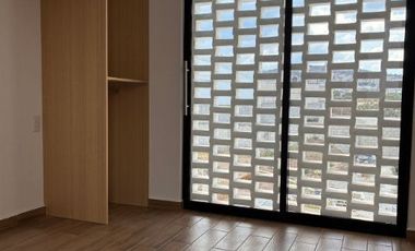 Casa Rosso, 5 Habitaciones 4 Baños, en Fraccionamiento Rosso Residencial