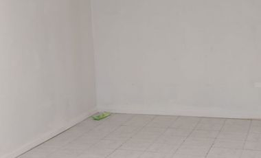 Se arrienda cómodo local en calle Ecuador, Viña