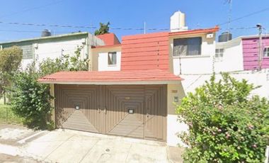 CASA CON 4 RECAMARAS EN VALLE DORADO, TLALNEPANTLA, EDOMEX