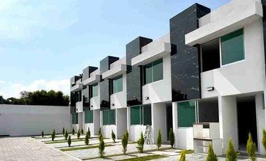 CASA EN VENTA EN BUGAMBILIAS CON RECAMARA EN PLANTA BAJA