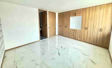 CASA EN VENTA EN BUGAMBILIAS CON RECAMARA EN PLANTA BAJA