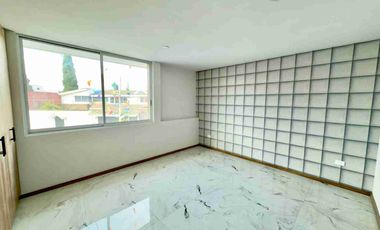 CASA EN VENTA EN BUGAMBILIAS CON RECAMARA EN PLANTA BAJA