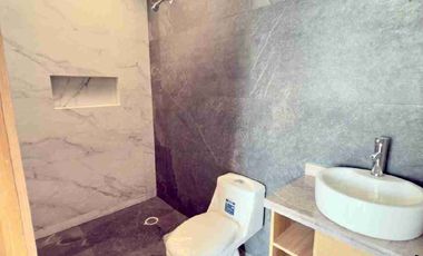 CASA EN VENTA EN BUGAMBILIAS CON RECAMARA EN PLANTA BAJA