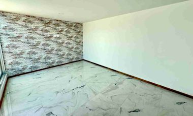 CASA EN VENTA EN BUGAMBILIAS CON RECAMARA EN PLANTA BAJA