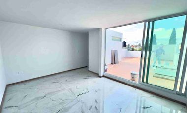 CASA EN VENTA EN BUGAMBILIAS CON RECAMARA EN PLANTA BAJA