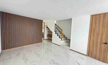 CASA EN VENTA EN BUGAMBILIAS CON RECAMARA EN PLANTA BAJA