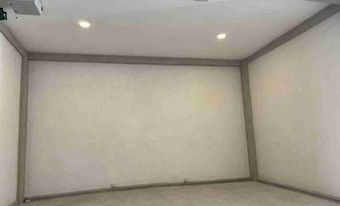 CASA EN VENTA EN BUGAMBILIAS CON RECAMARA EN PLANTA BAJA