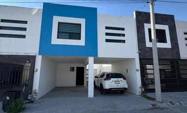 CASA EN RENTA — Hacienda del Moro, Apodaca, NL Frente a Parque equipada