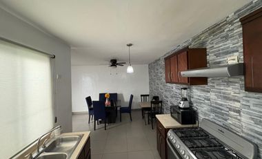 CASA EN RENTA — Hacienda del Moro, Apodaca, NL Frente a Parque equipada