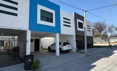 CASA EN RENTA — Hacienda del Moro, Apodaca, NL Frente a Parque equipada